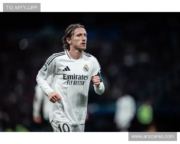 39岁踢满全场，莫德里奇鼓励球队：出色的团队表现，加油！